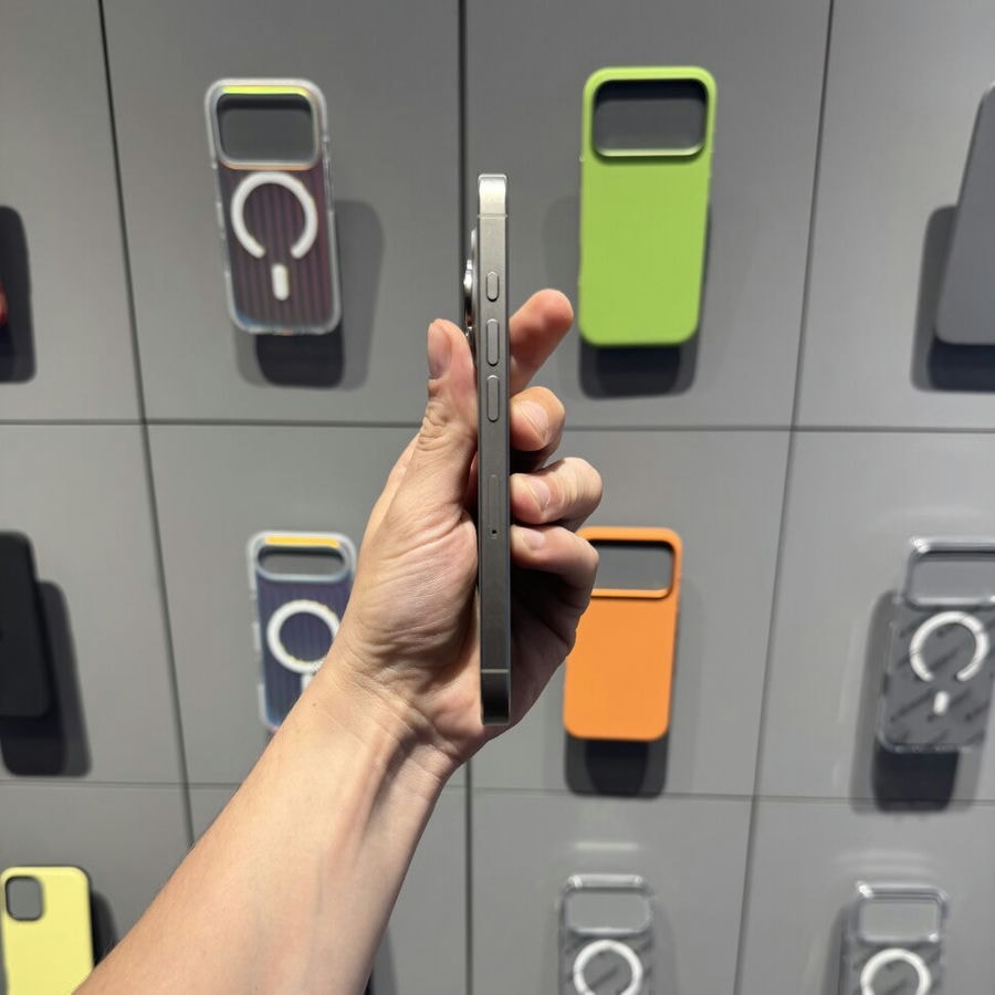 Смартфон Apple iPhone 16 Pro 256GB Natural Titanium  Б/У
