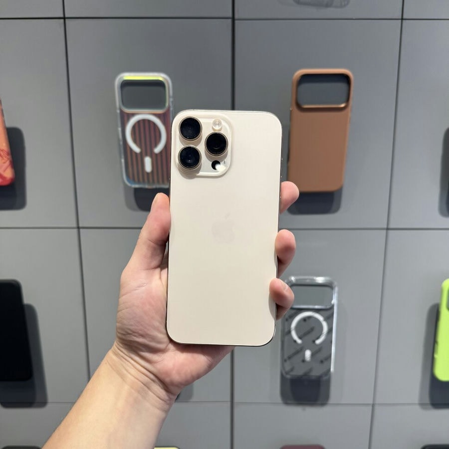 Смартфон Apple iPhone 16 Pro Max 1024GB Пустынный титан (Desert Titanium) (Б/У)