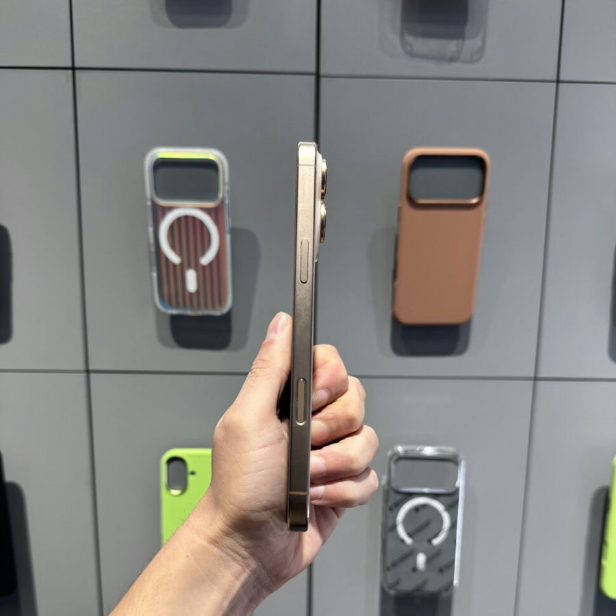 Смартфон Apple iPhone 16 Pro Max 1024GB Пустынный титан (Desert Titanium) (Б/У)