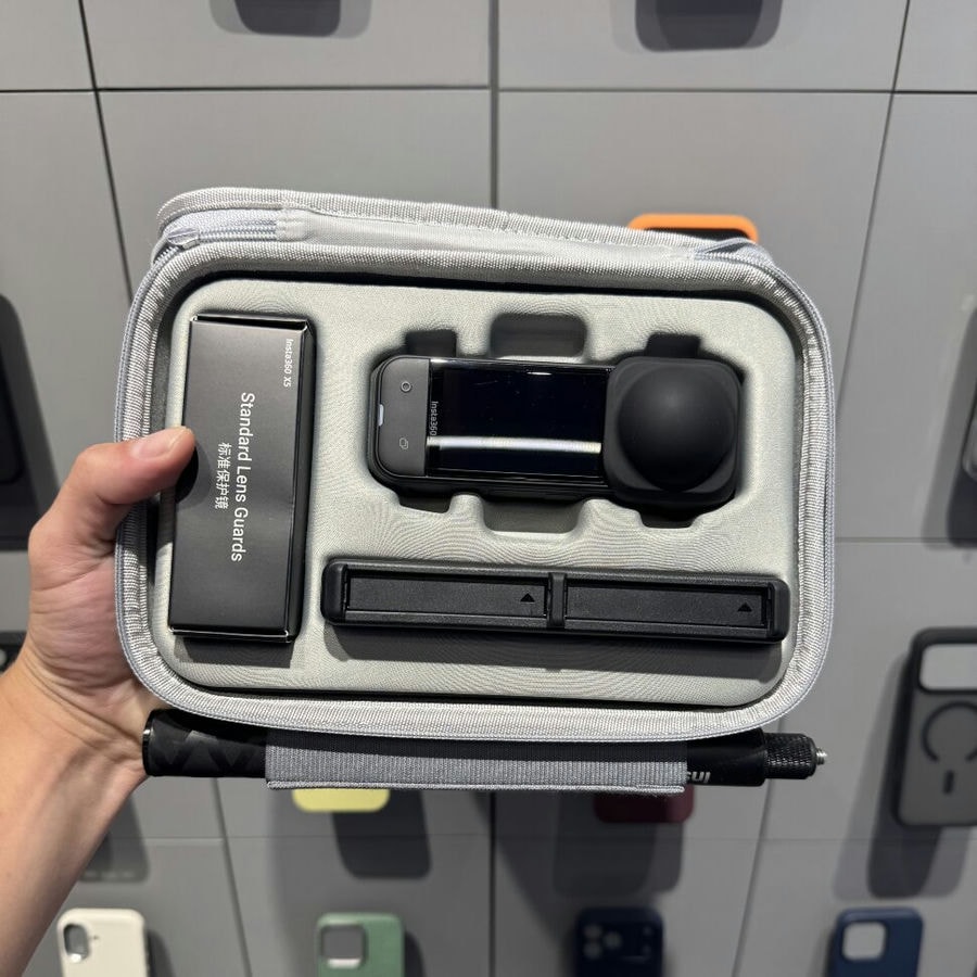 Экшн-камера Insta360 X5 Essentials Bundle Черный (Midnight Black) (Б/У)