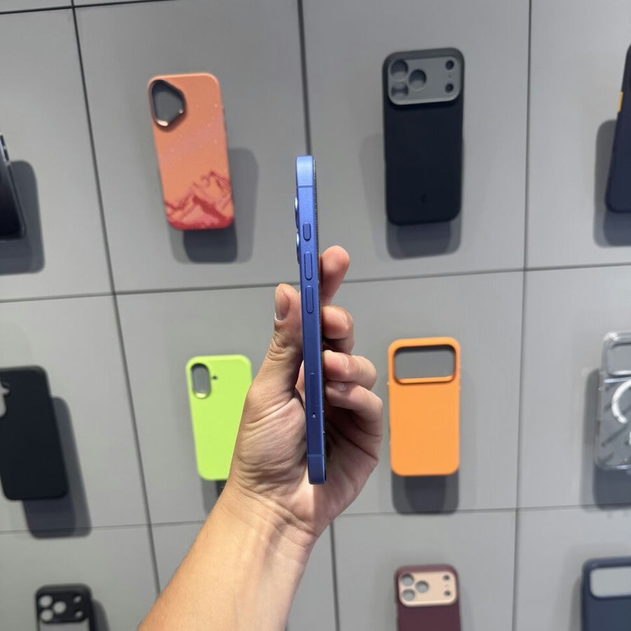 Смартфон Apple iPhone 16 128GB Ультрамарин (Ultramarine) (Б/У)