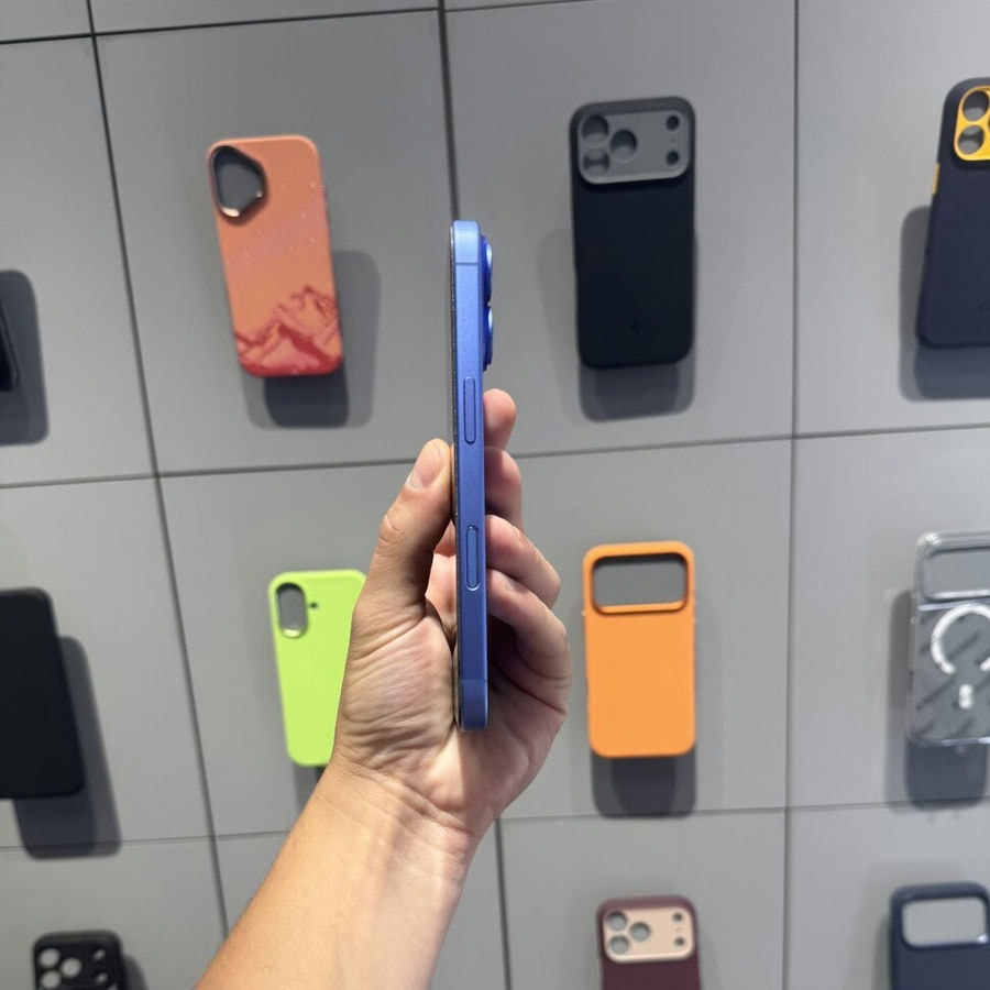 Смартфон Apple iPhone 16 128GB Ультрамарин (Ultramarine) (Б/У)